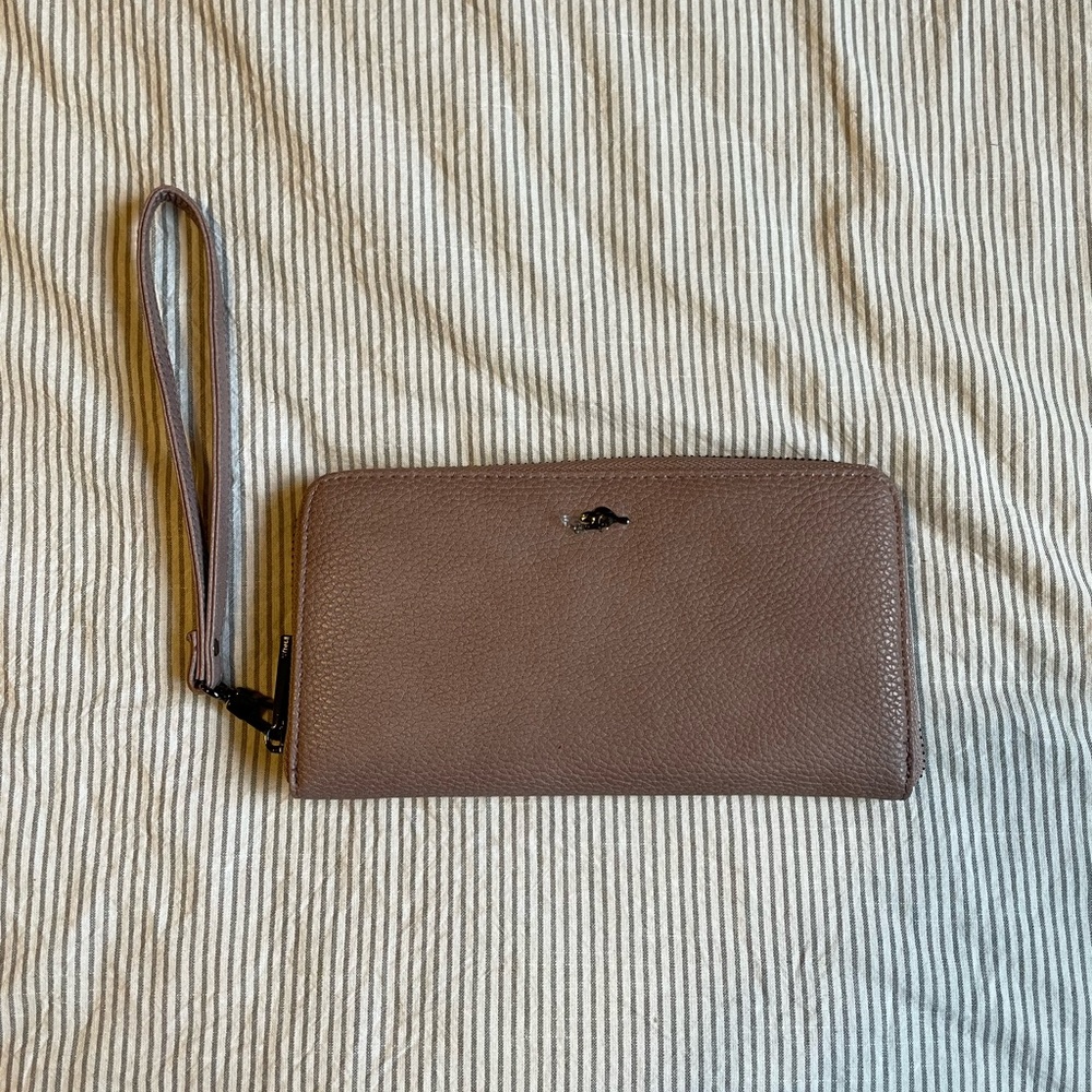 Roots Leather Zipper Wallet Mauve Colour